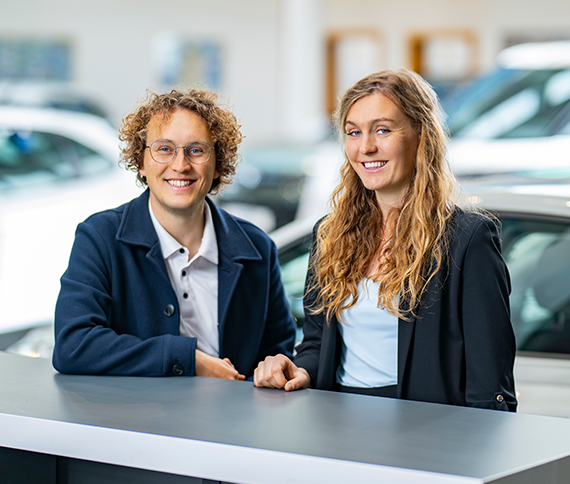 Portrait von Dirk-Henning und Johanna Rakel, Gesch&auml;ftsf&uuml;hrer des Autohauses Rakel